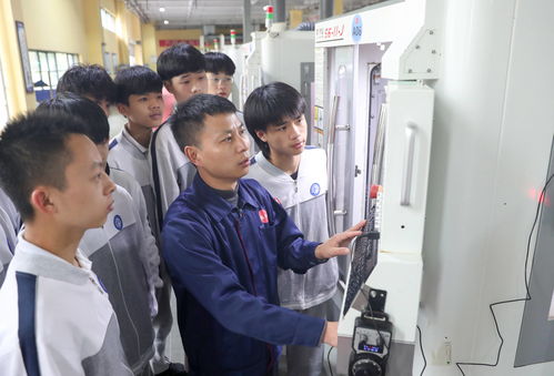 四川華鎣 課堂設到車間，訂單式職業教育精準賦能計算機人才就業
